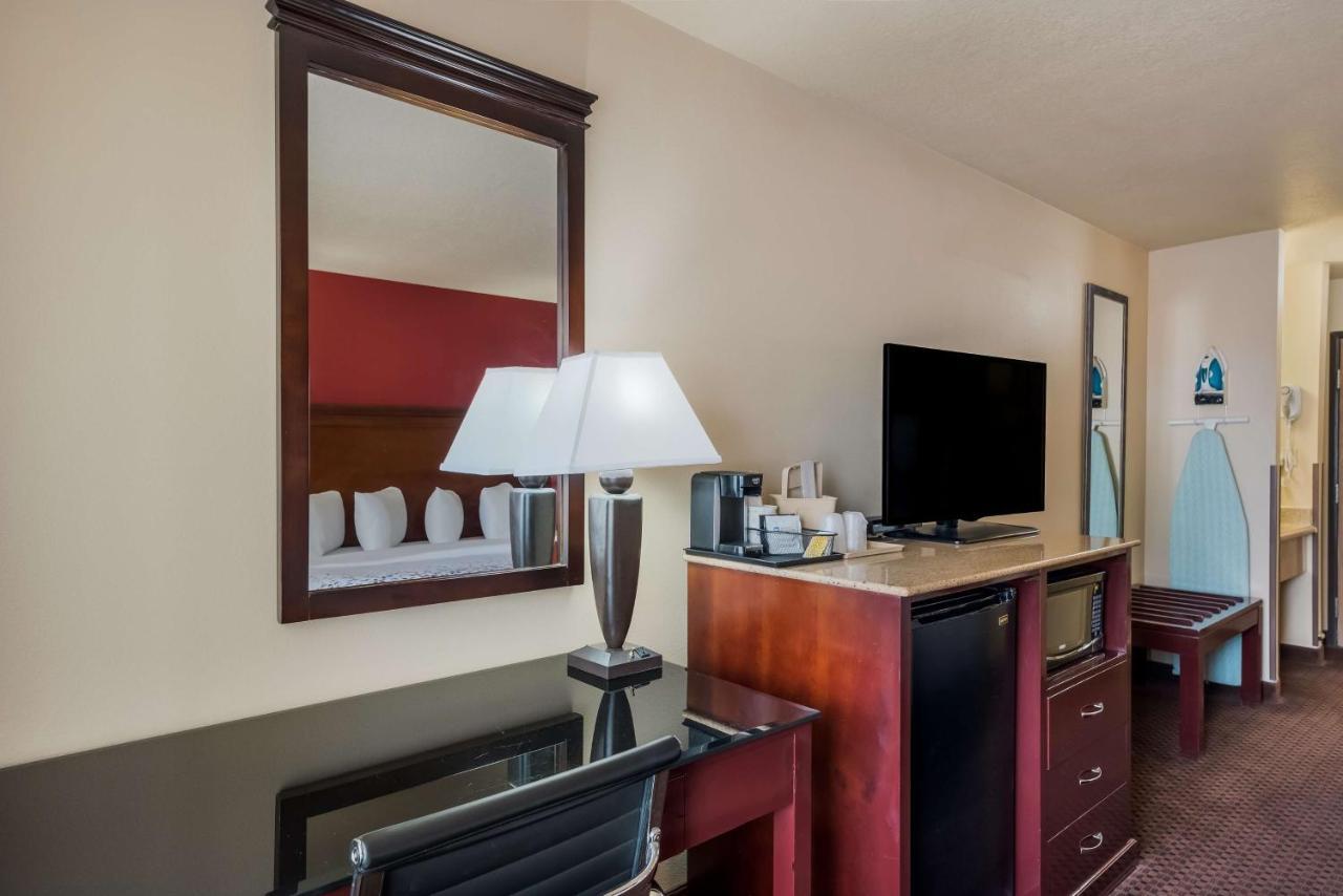 Hotel Surestay By Western Silver
