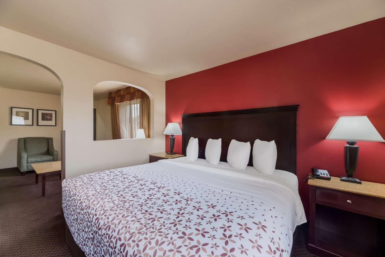 Hotel Surestay By Western Silver